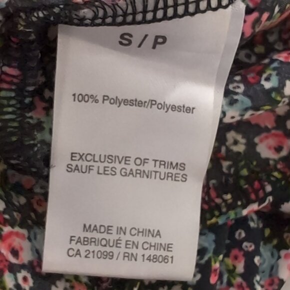 3/$20 Ardene Floral Off Shoulder Top Ruffle Flare Cropped Sleeve Size Small - Picture 11 of 11